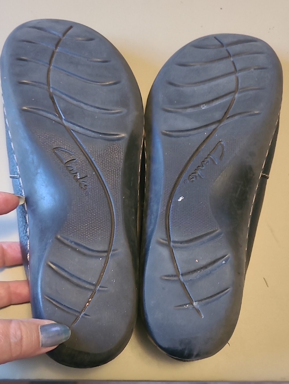 Clarks Brand Black Slip In Shoes With Button Sides.  Size 7-1/2M. - Picture 8 of 8